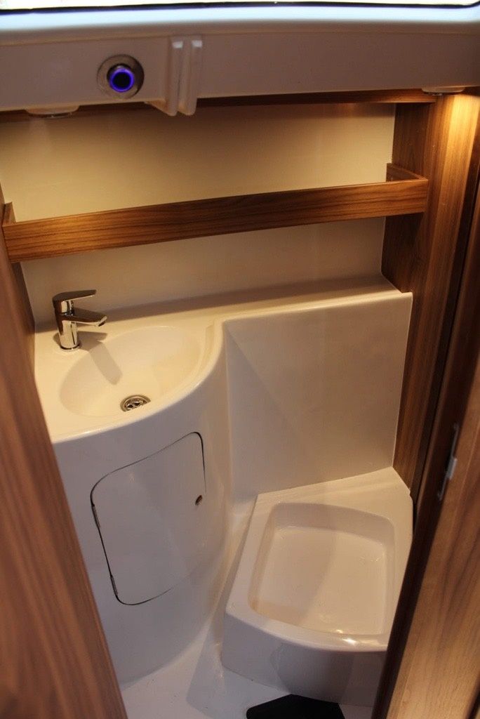 Antila 27 Family | Kira