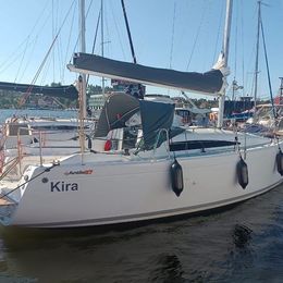 Antila 27 Family | Kira