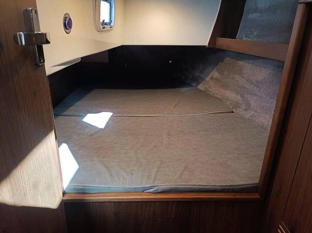 Antila 27 Family | Kira