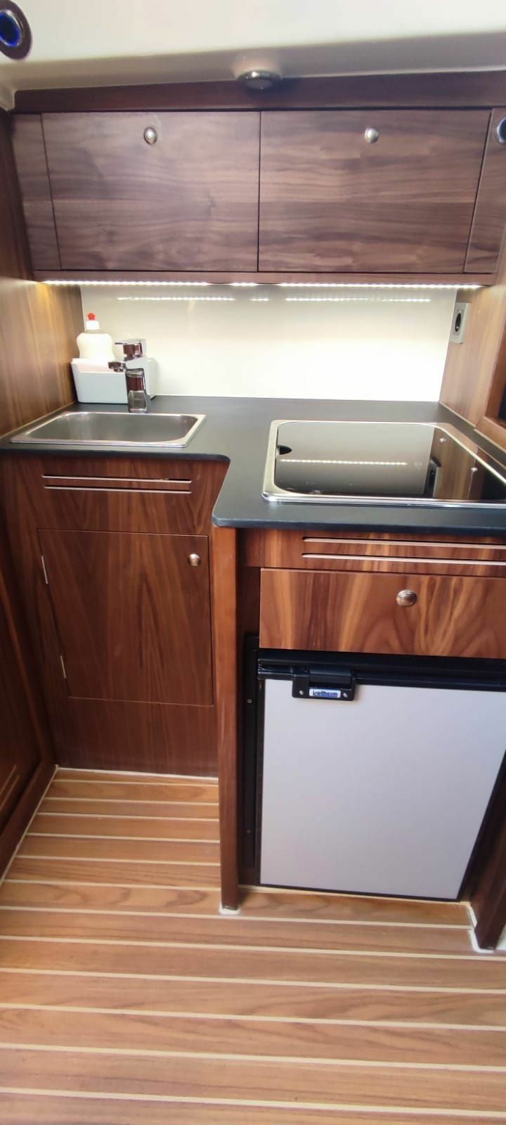 Antila 27 Family | Morys