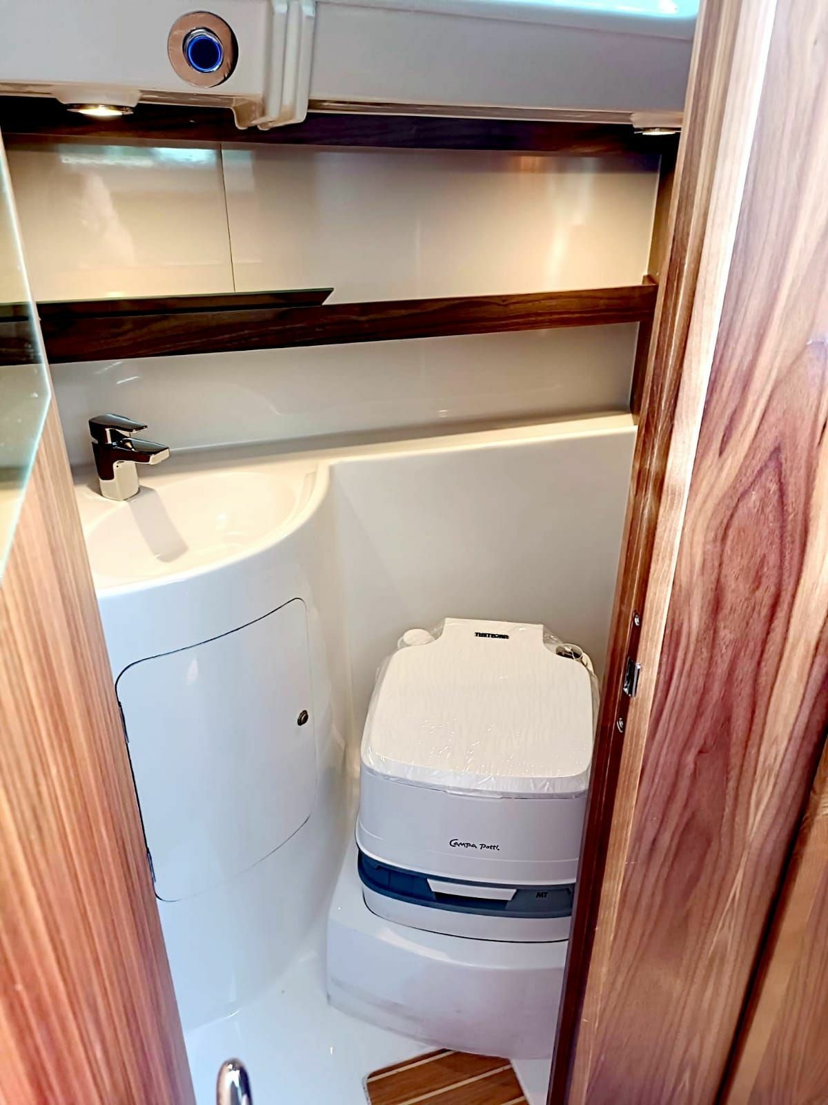 Antila 27 Family | Morys