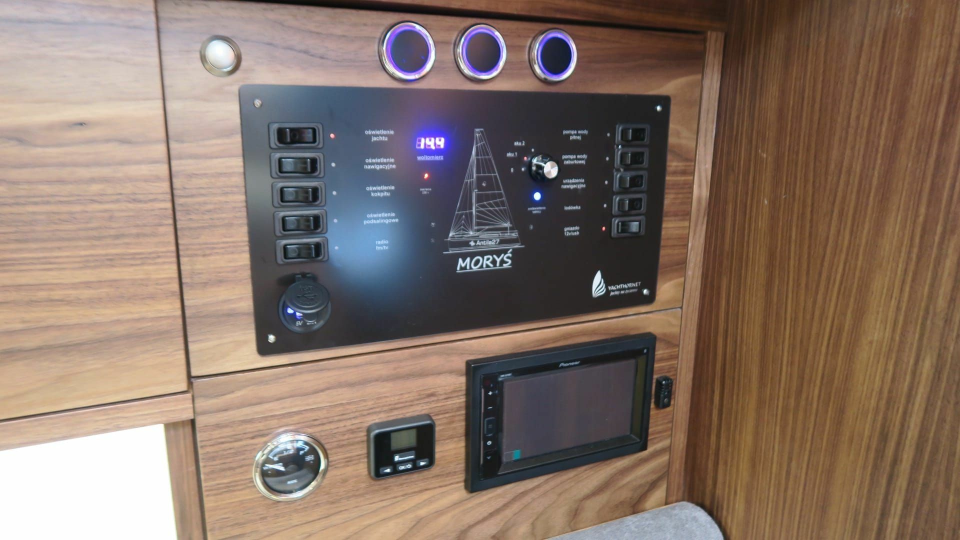 Antila 27 Family | Morys