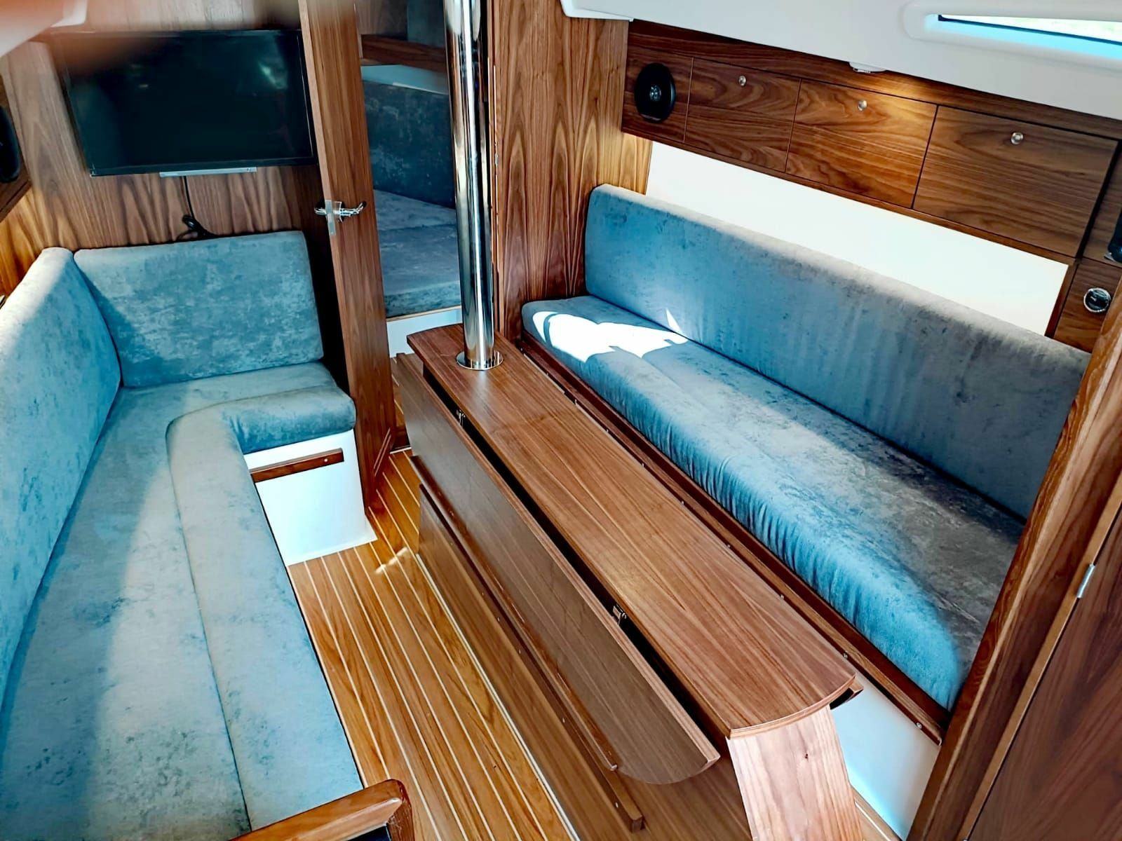 Antila 27 Family | Morys