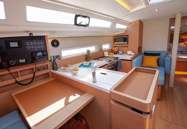 Jeanneau Sun Odyssey 410 | Escape