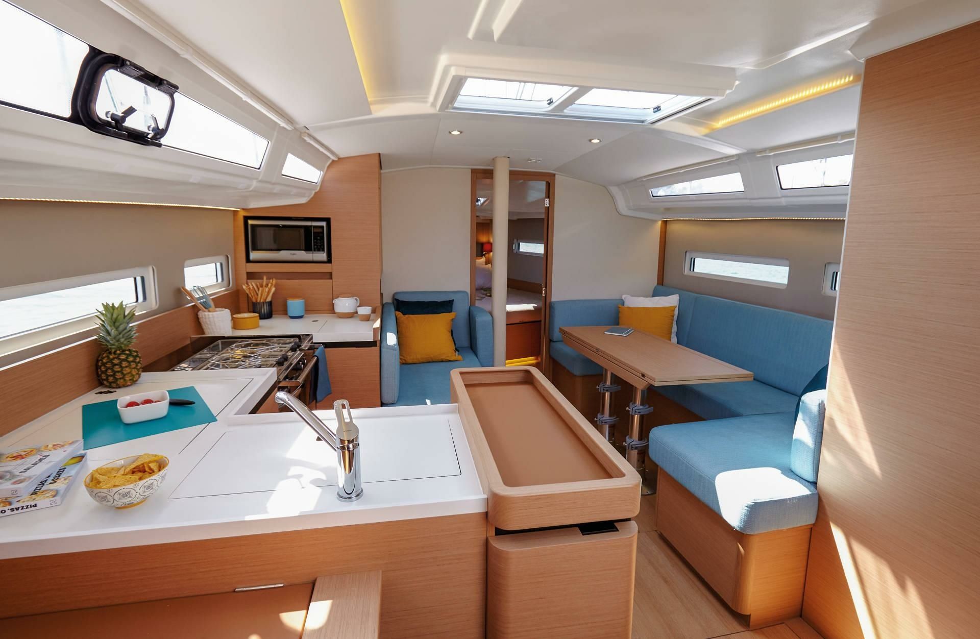 Jeanneau Sun Odyssey 410 | Escape