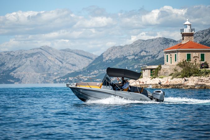 Quicksilver 675 | 25