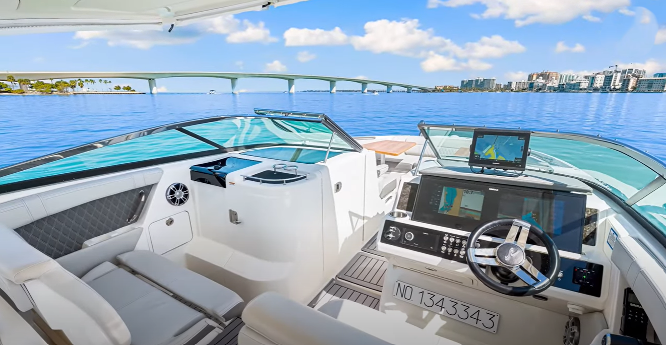 Sea Ray 350 SLX | Top Shelf