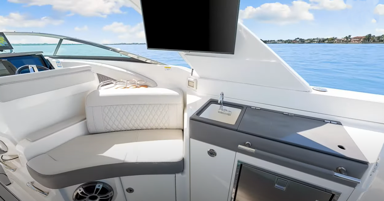 Sea Ray 350 SLX | Top Shelf