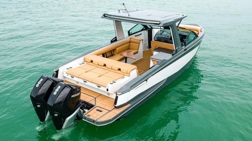 Aviara AV32 | Ocean Rode