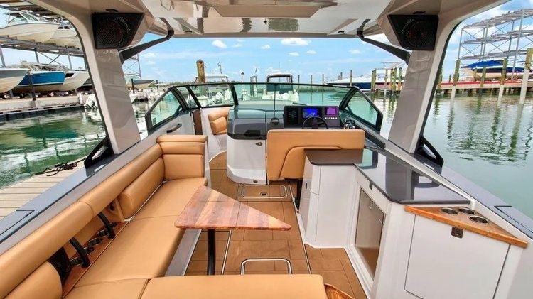 Aviara AV32 | Ocean Rode