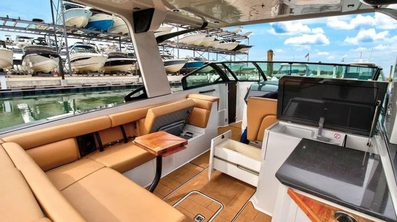 Aviara AV32 | Ocean Rode