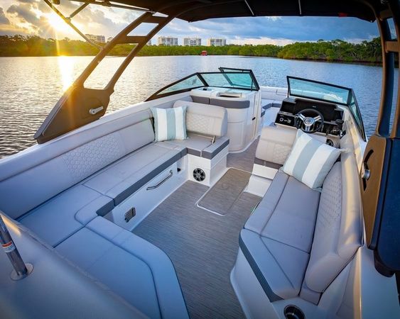 Sea Ray 250 | The Life