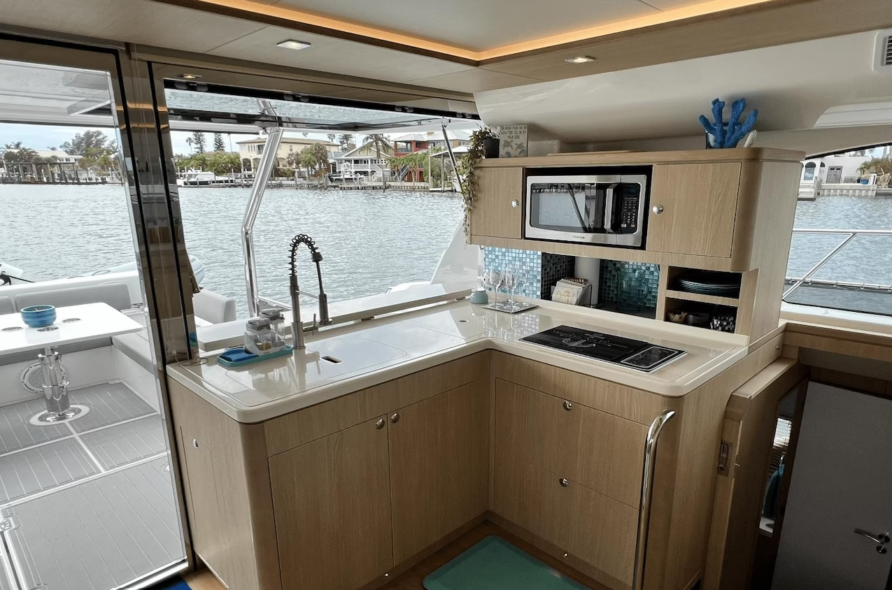 Aquila 44 | Memories, Not Dreams