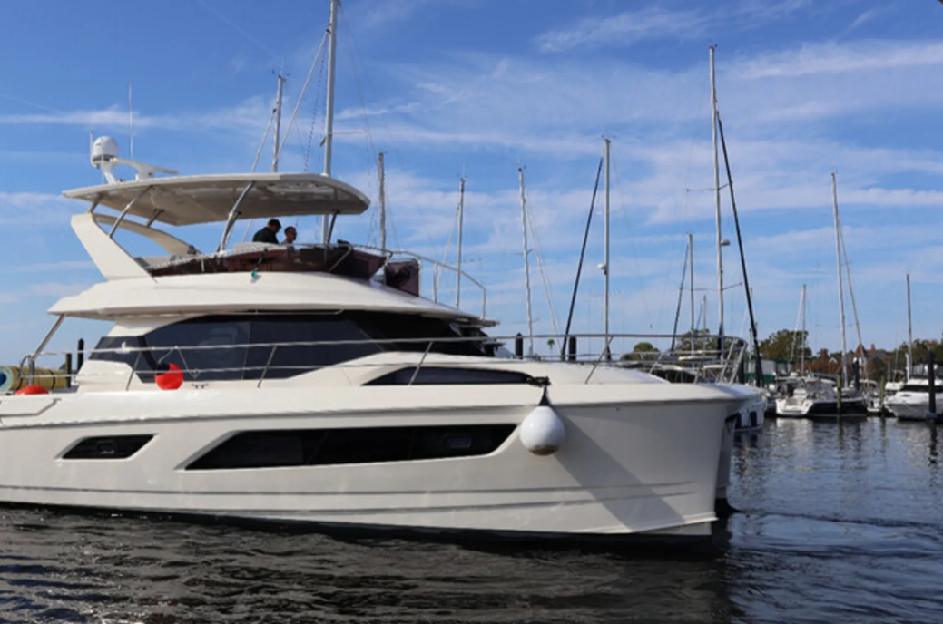 Aquila 44 | Lil’ Bit Nauti