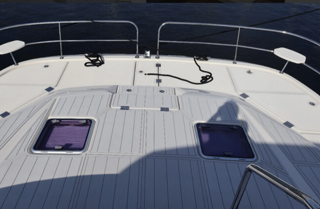 Aquila 44 | Lil’ Bit Nauti