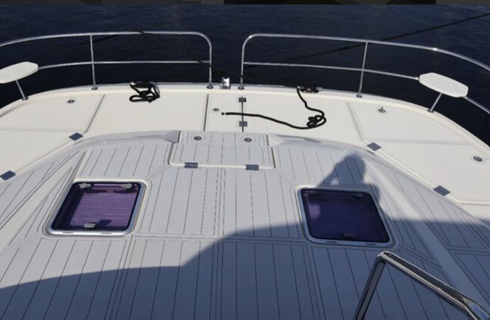 Aquila 44 | Lil’ Bit Nauti