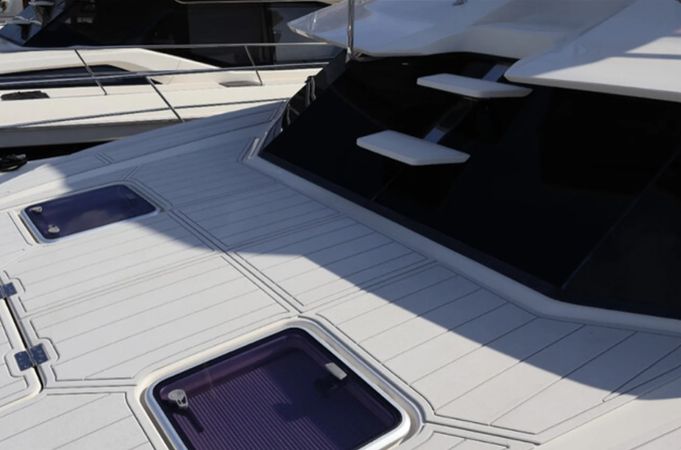 Aquila 44 | Lil’ Bit Nauti