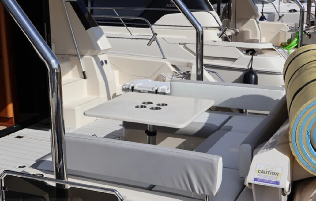 Aquila 44 | Lil’ Bit Nauti