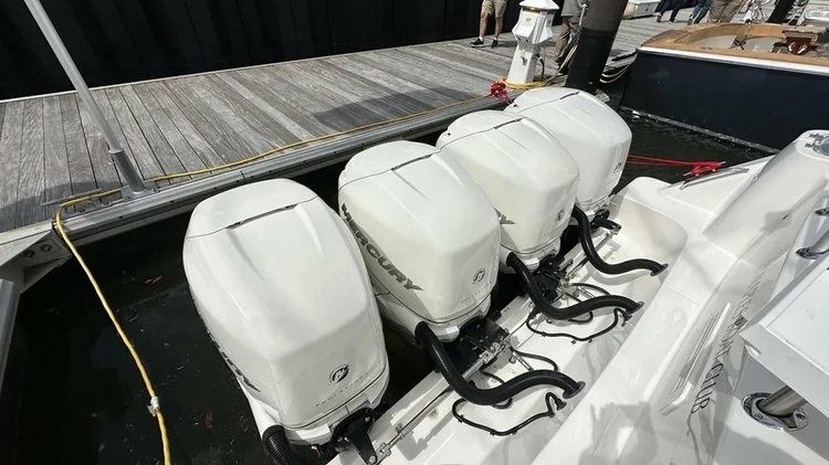 Boston Whaler 420 Outrage | A.S.W.E.