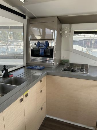 Fountaine Pajot Lucia 40 | Go Earth 1