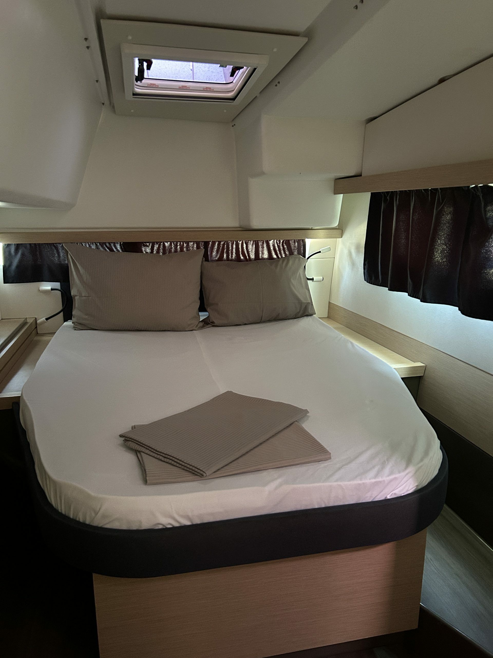 Fountaine Pajot Lucia 40 | Go Earth 1
