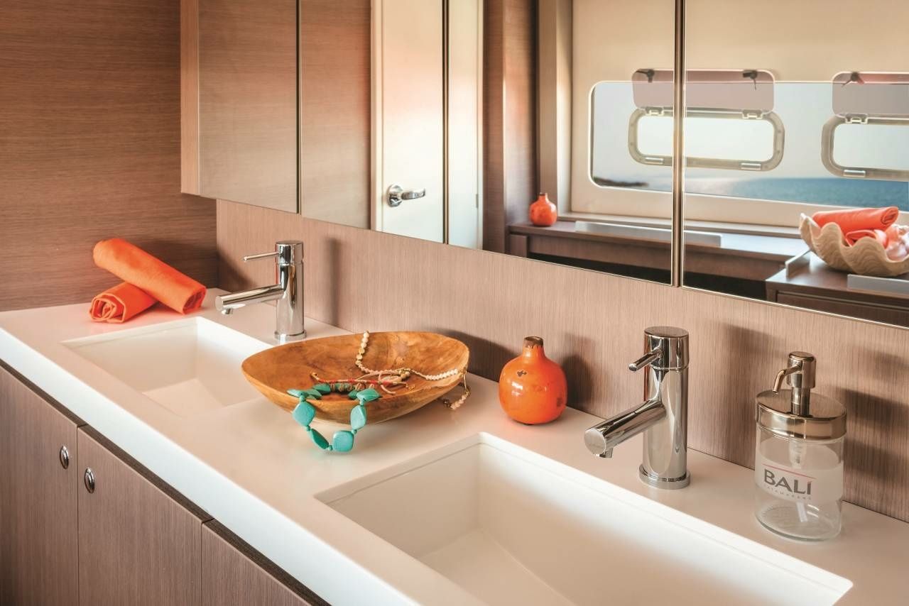 Bali 4.8 | Pelican Bleu