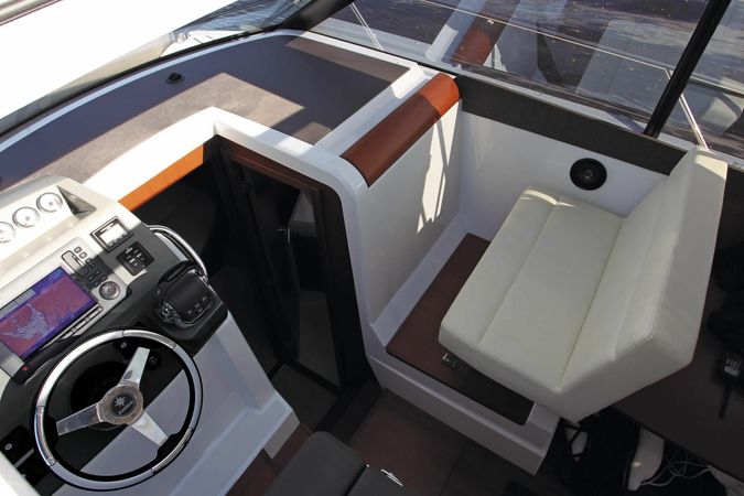 Jeanneau NC 9 | Oaseas