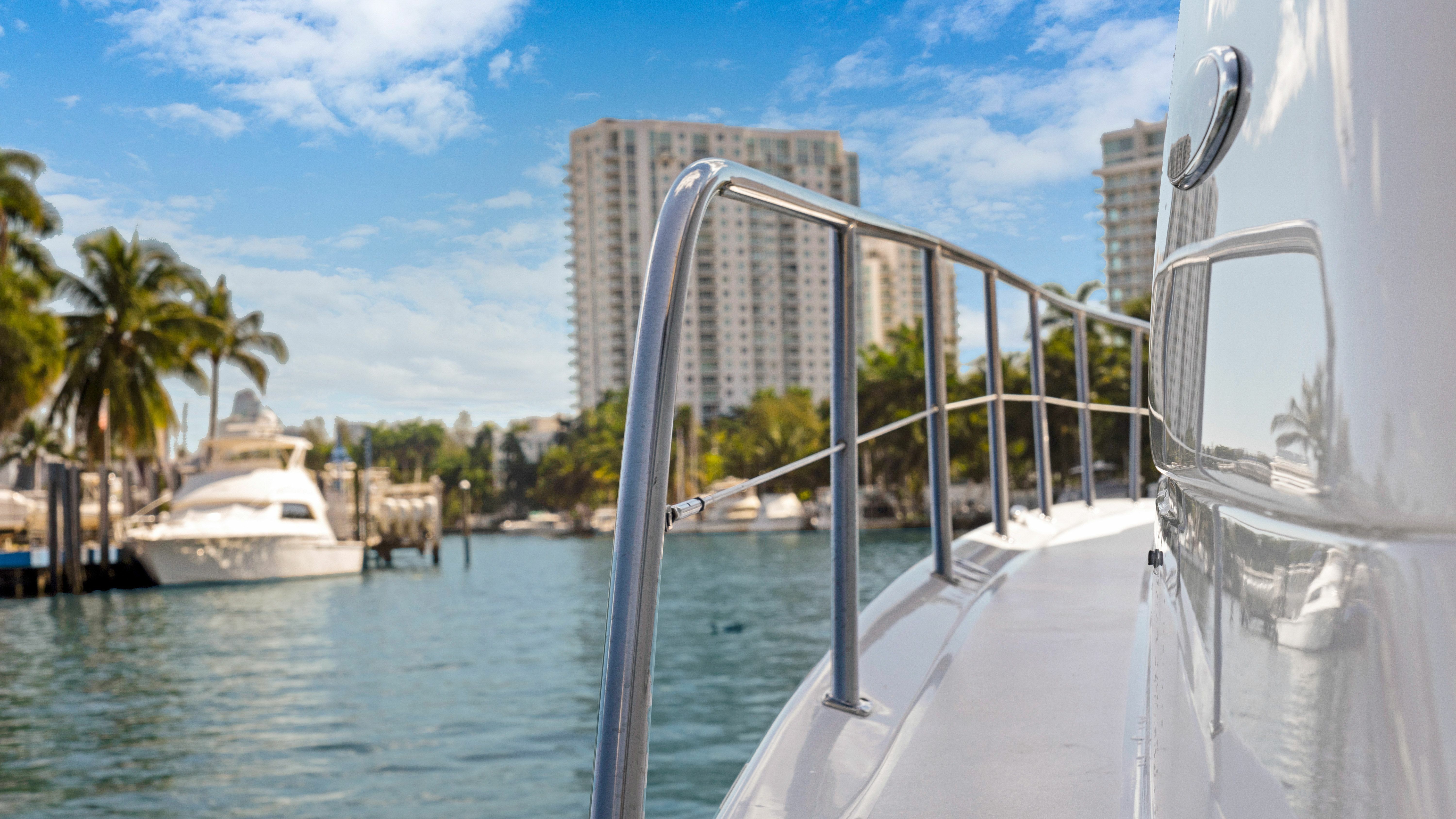 Sea Ray 480 Sedan | Dream Life