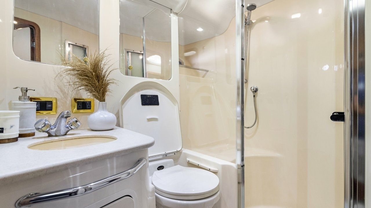 Sea Ray 480 Sedan | Dream Life