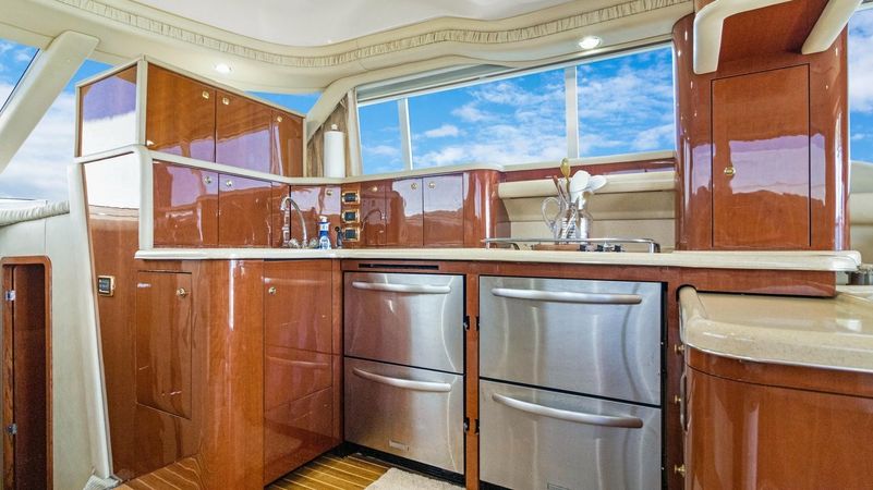 Sea Ray 480 Sedan | Dream Life