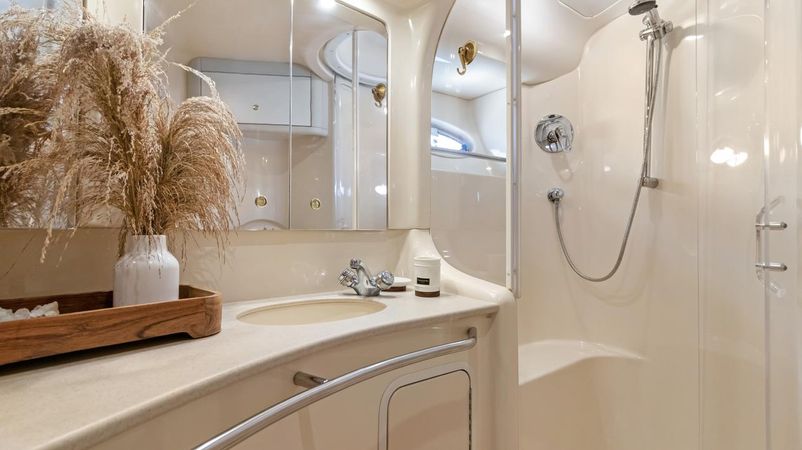Sea Ray 480 Sedan | Dream Life