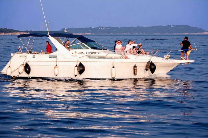 Chris Craft 370 | Angie