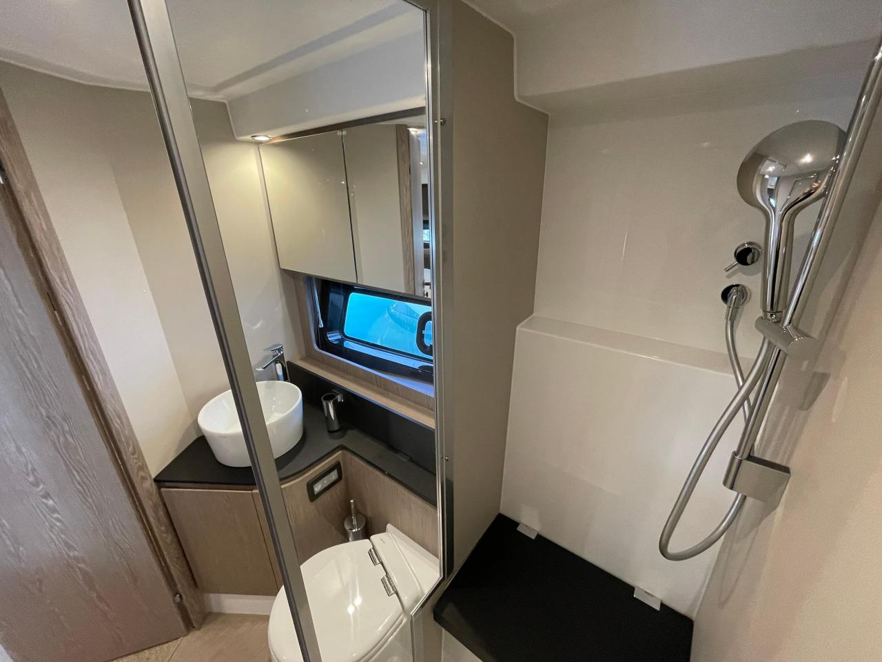 Azimut Atlantis 45 | Discovery Bay