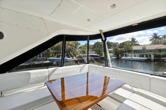 Sea Ray L590 Fly | SoleMare