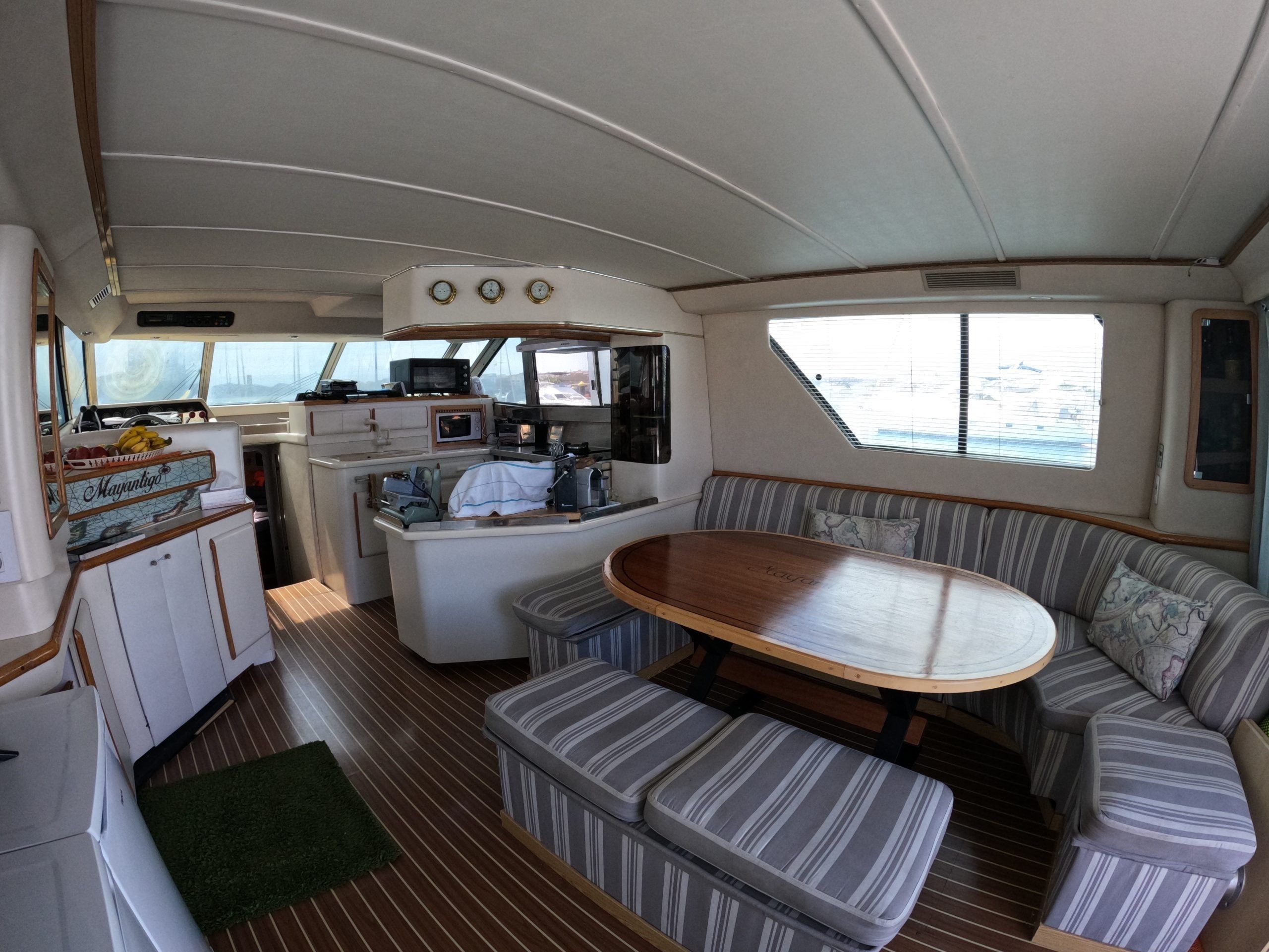 Sea Ray Sedane Bridge 400 | Mayantigo