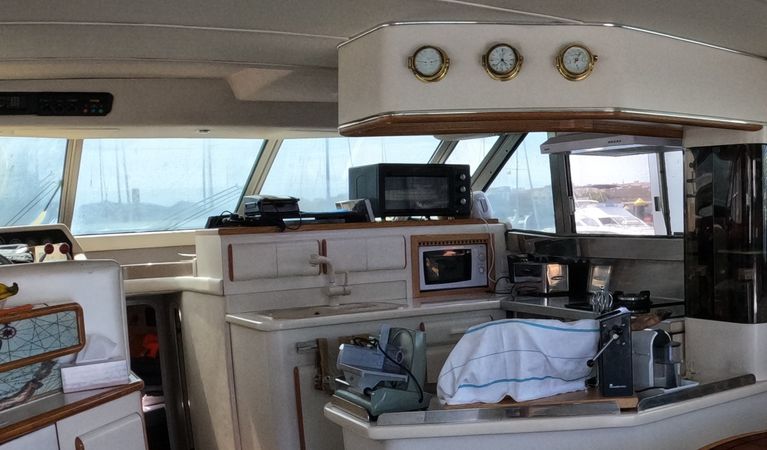 Sea Ray Sedane Bridge 400 | Mayantigo