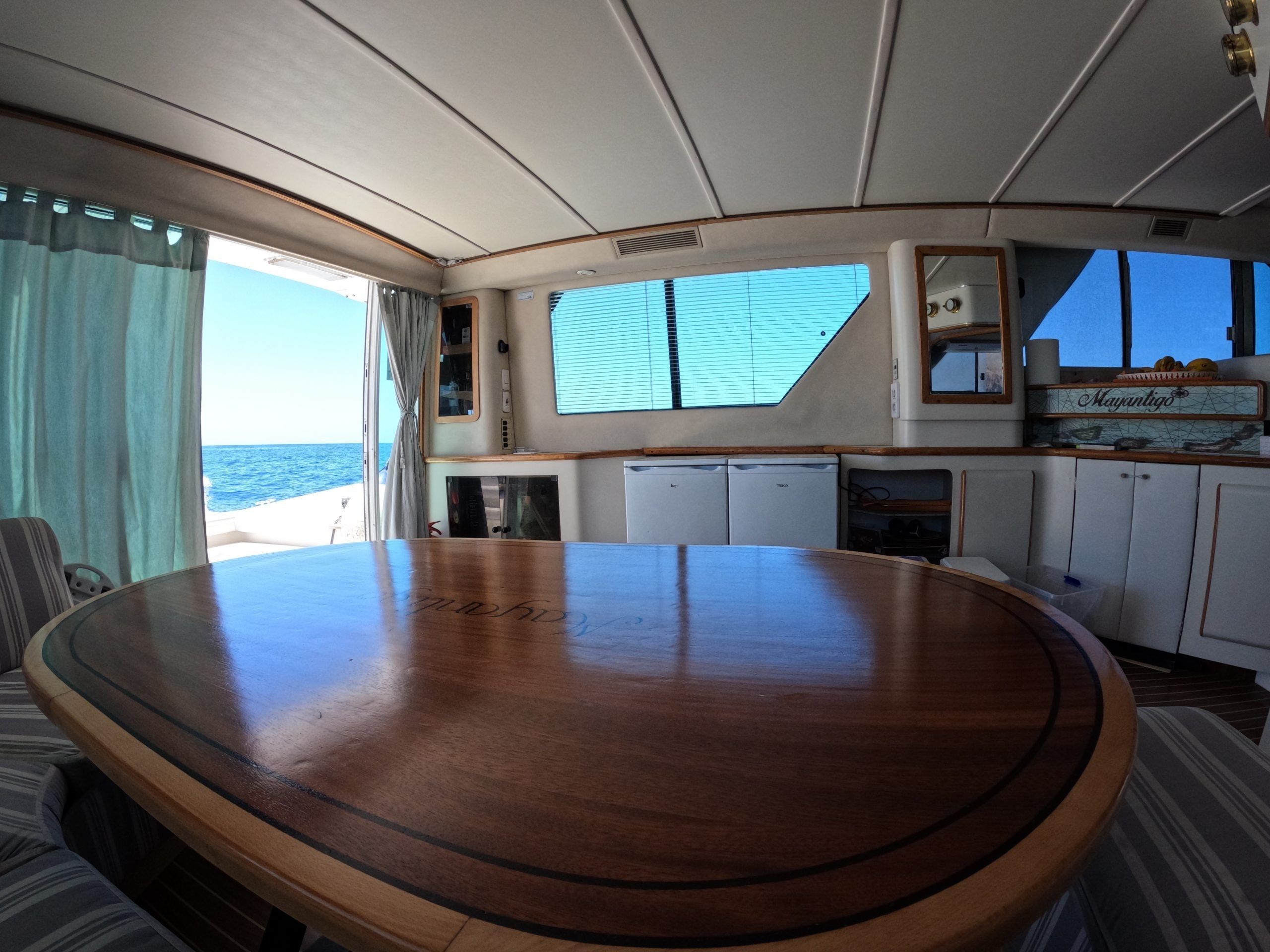 Sea Ray Sedane Bridge 400 | Mayantigo