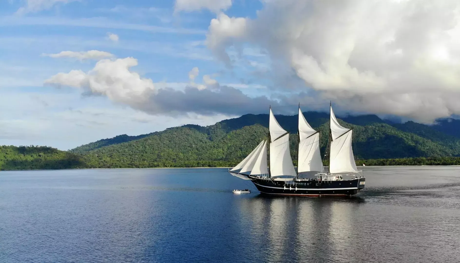 Custom Built Schooner | Dewi Nusantara