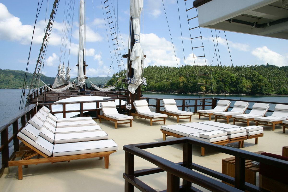 Custom Built Schooner | Dewi Nusantara