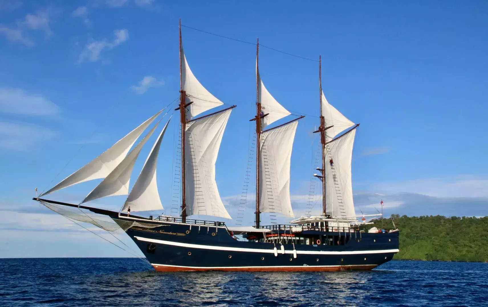 Custom Built Schooner | Dewi Nusantara