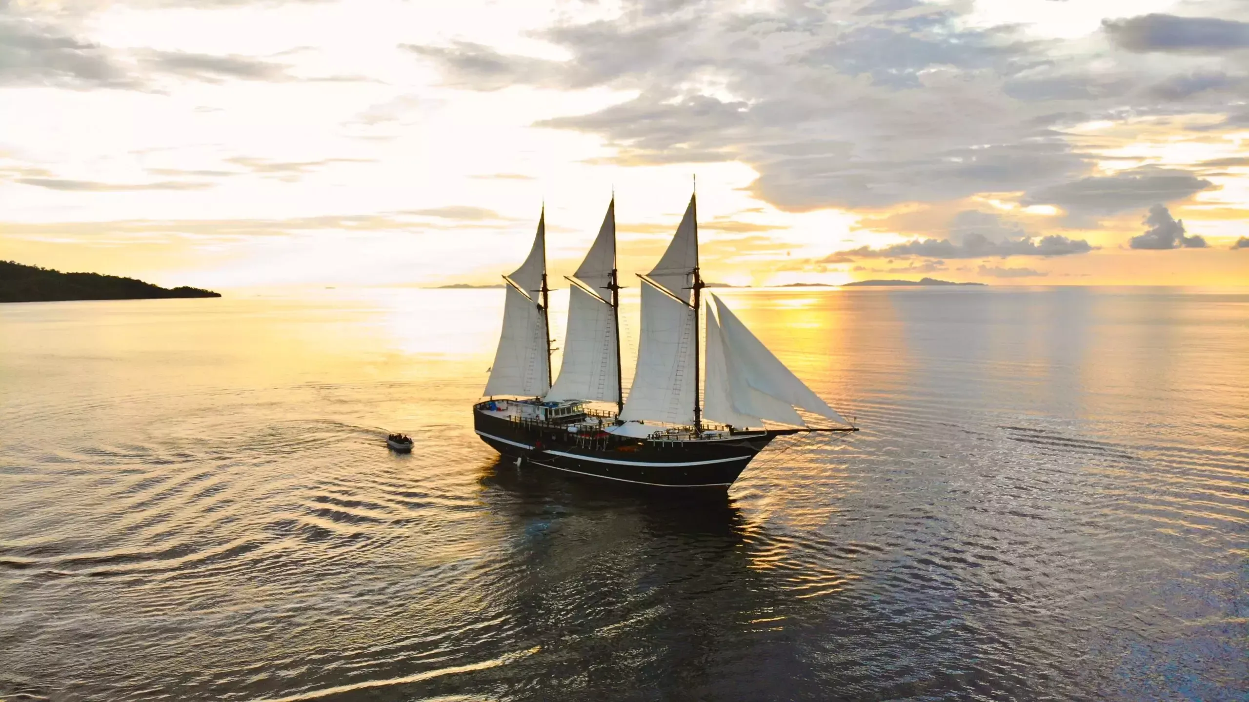 Custom Built Schooner | Dewi Nusantara