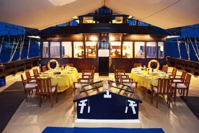 Custom Built Schooner | Dewi Nusantara