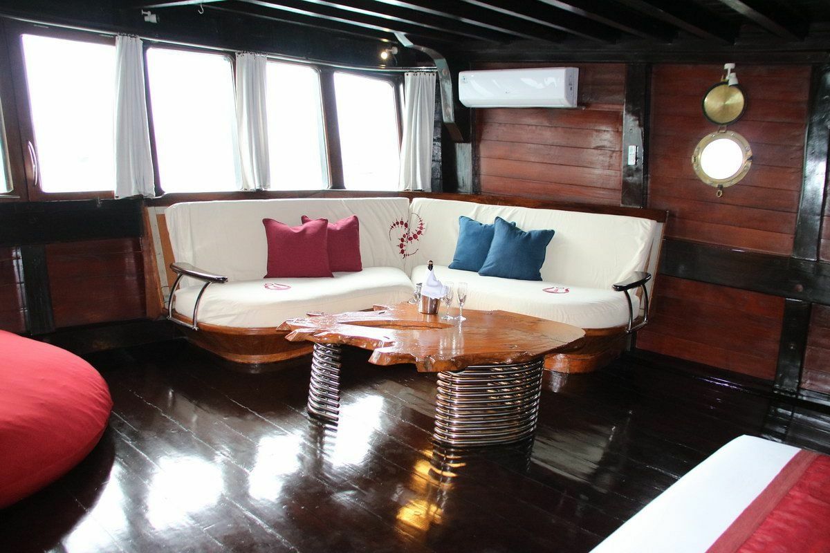 Custom Built Schooner | Dewi Nusantara
