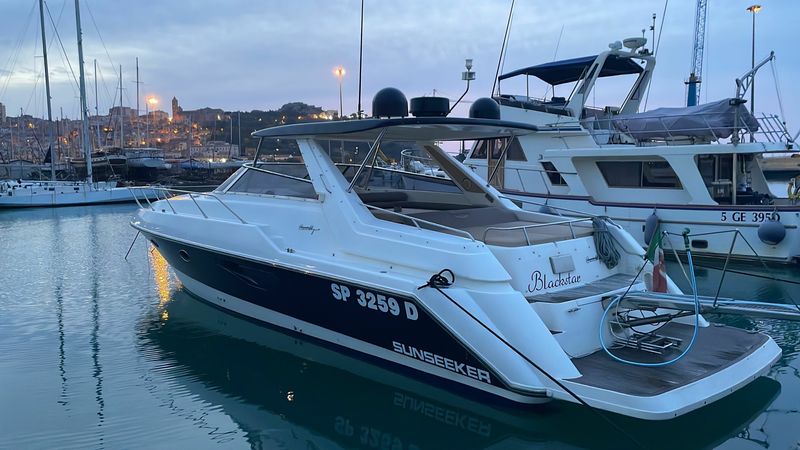 Sunseeker 105 | Blackstar