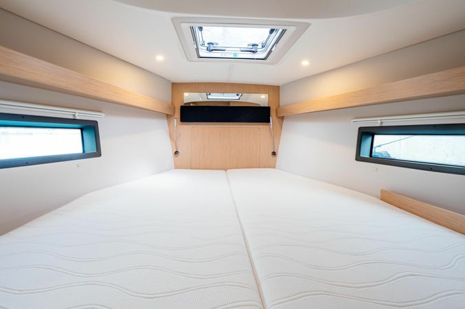 Bavaria C42 | Everlong