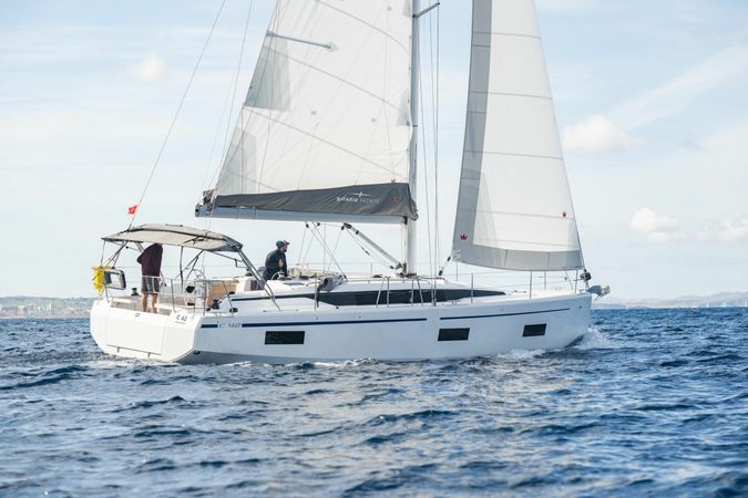 Bavaria C42 | Everlong