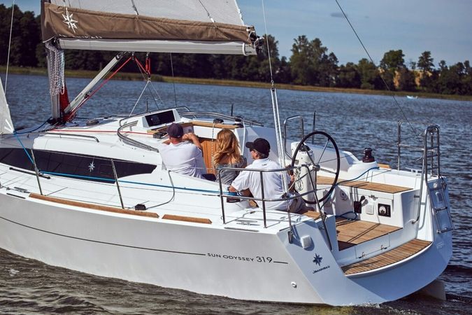 Jeanneau Sun Odyssey 319 | Tomkings