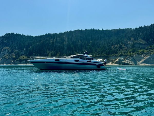 Pershing 52 | Adagio 3