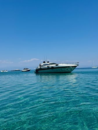 Pershing 52 | Adagio 3