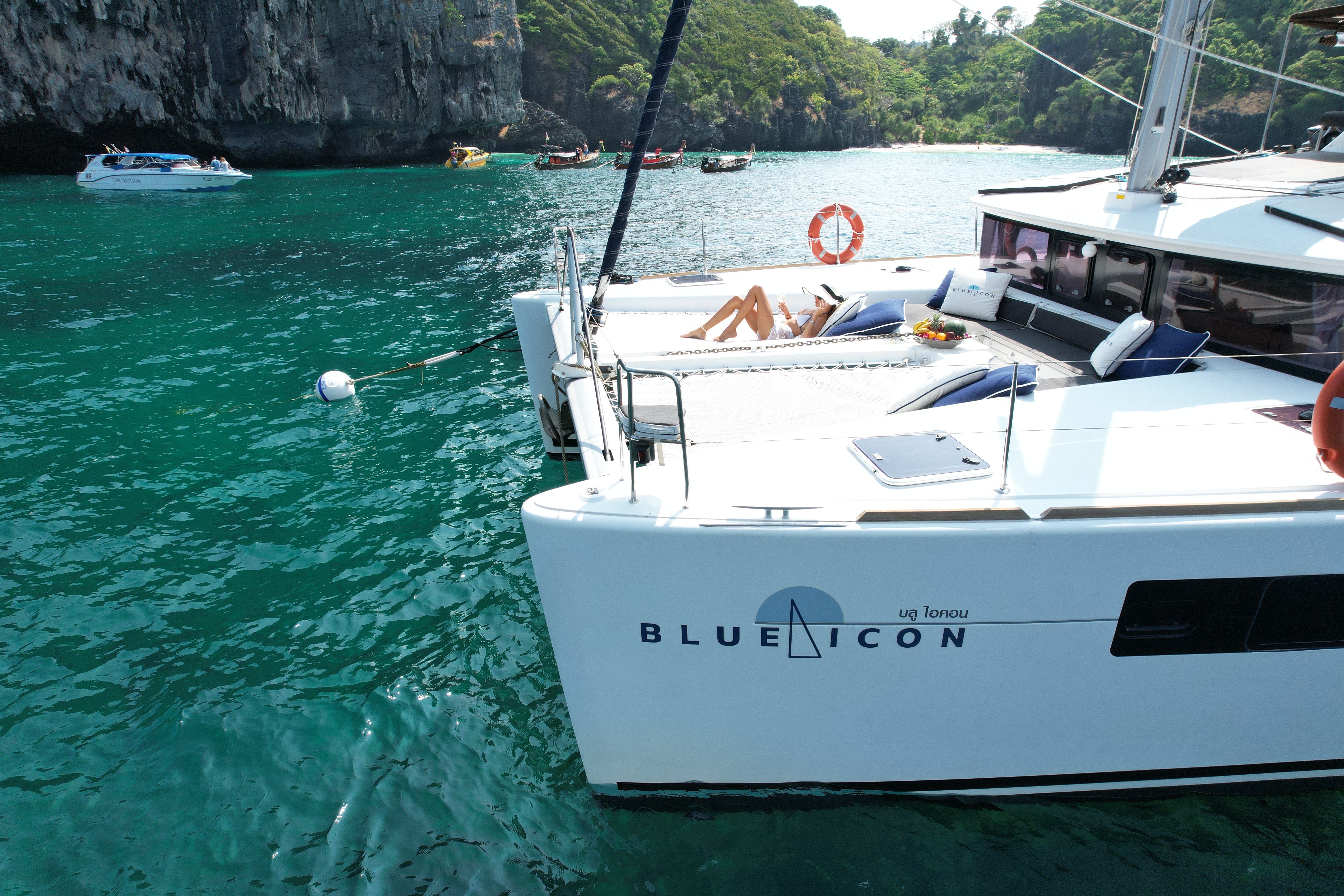 Lagoon 450 F | Blue Icon